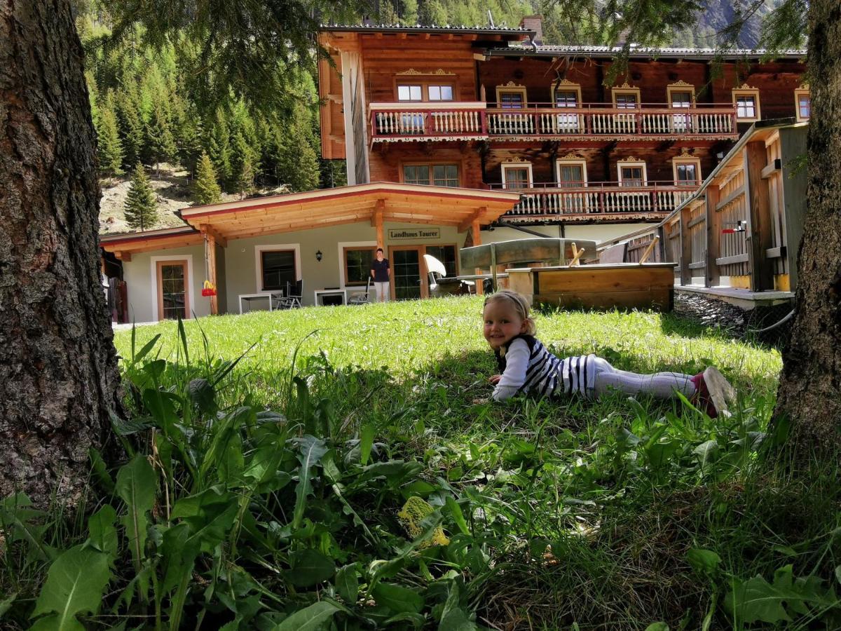 Landhaus Taurer Kals-am Großglockner Eksteriør billede